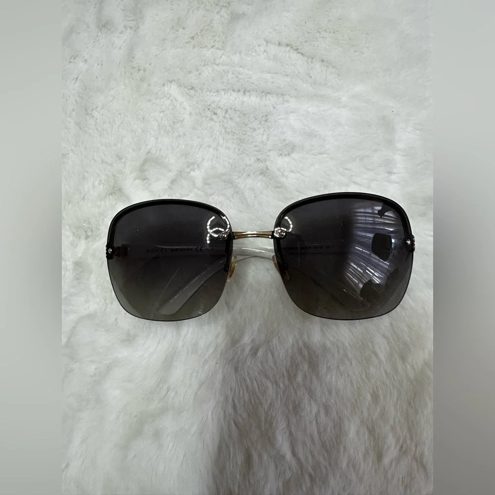 Gucci white and and red and green stone with gray lenses Sunglasses - Picture 2 of 8